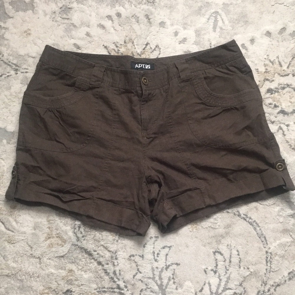 Apt. 9 Army Green Shorts Size 16